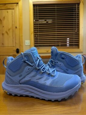 Merrell Antora Mid 3 Hiking Boot + waterproof - size 8.5